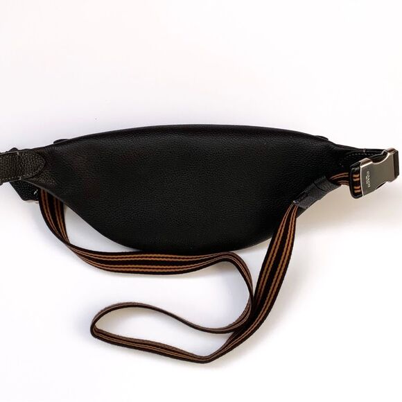 Coach x Disney Black Leather Walt Disney World Belt Bag Limited Edition - Picture 3 of 13